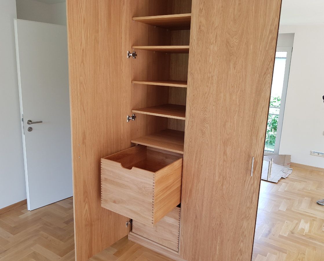 Einbauschrank